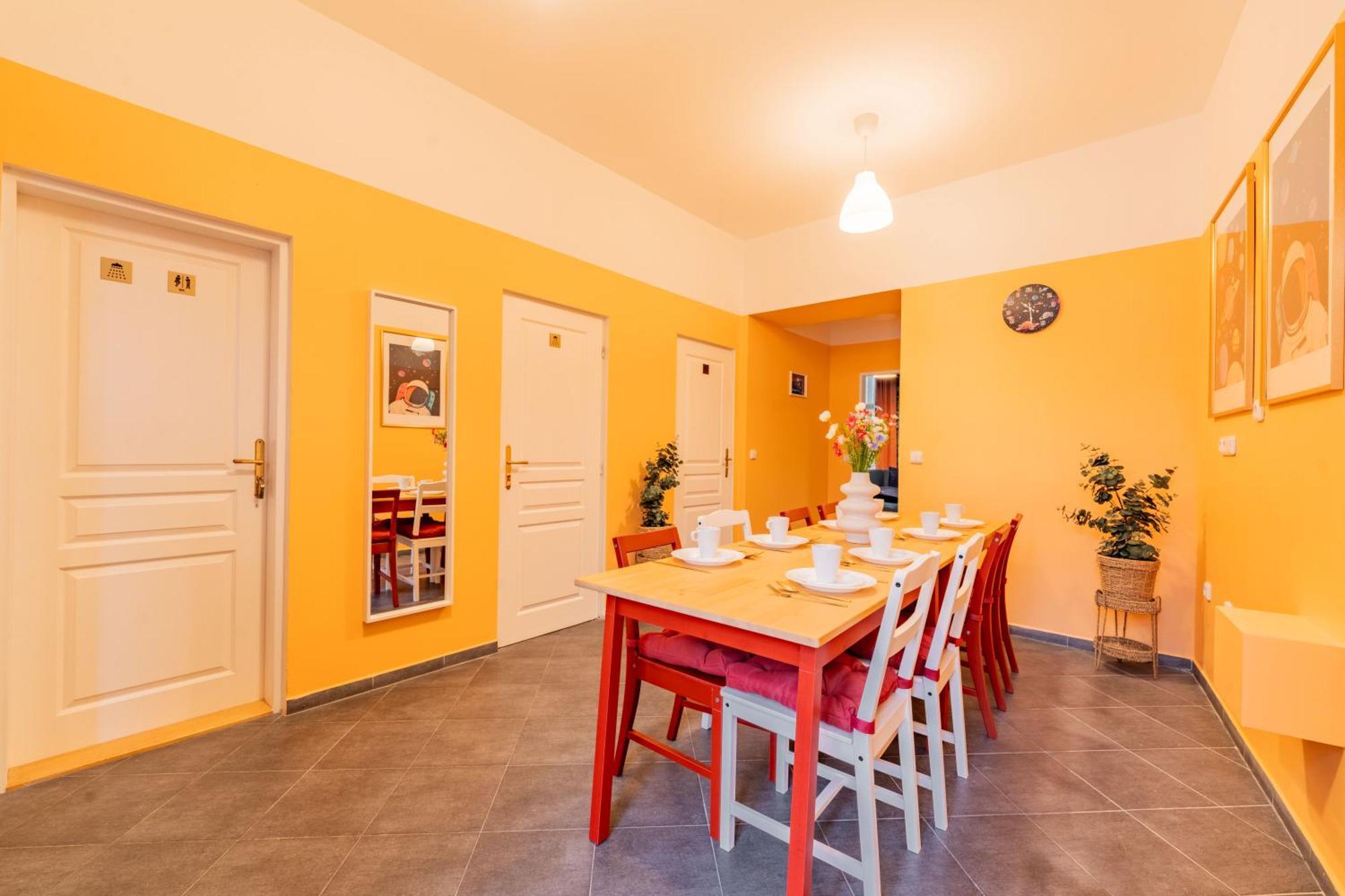 Stellar Female Hostel Prag Eksteriør billede