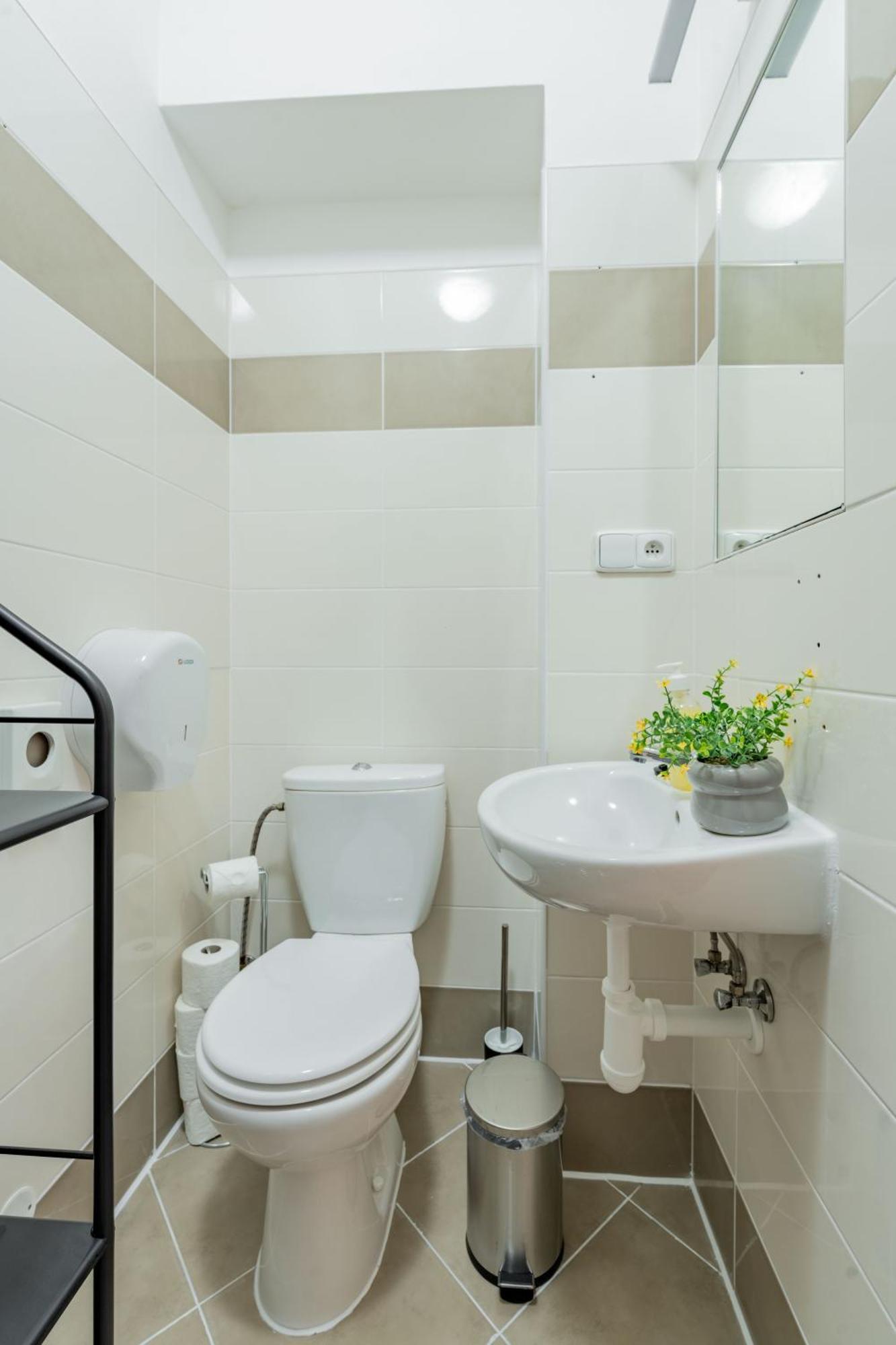 Stellar Female Hostel Prag Eksteriør billede
