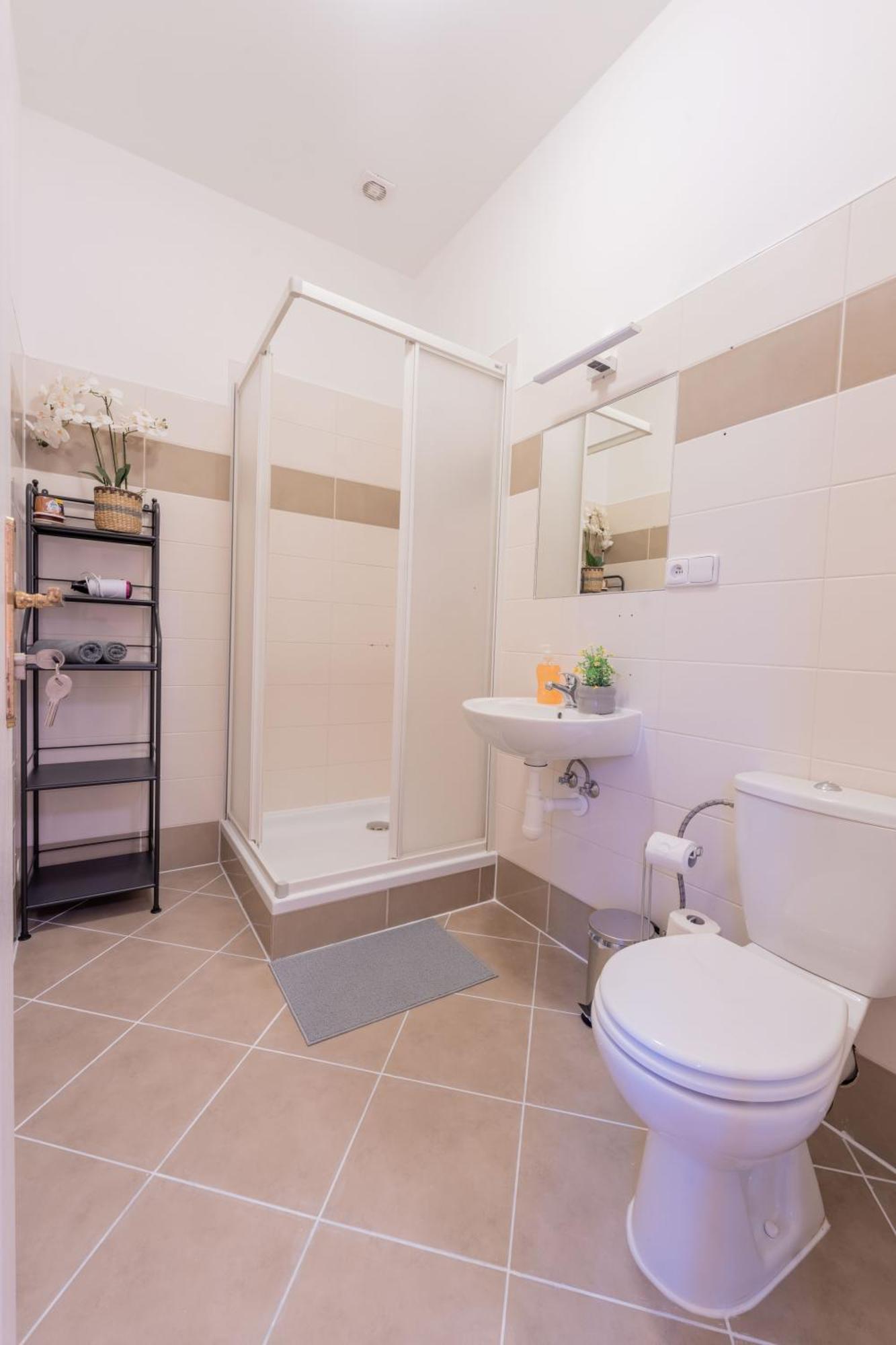 Stellar Female Hostel Prag Eksteriør billede